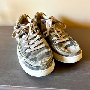 Billy Camouflage Women’s Sneakers 7.5